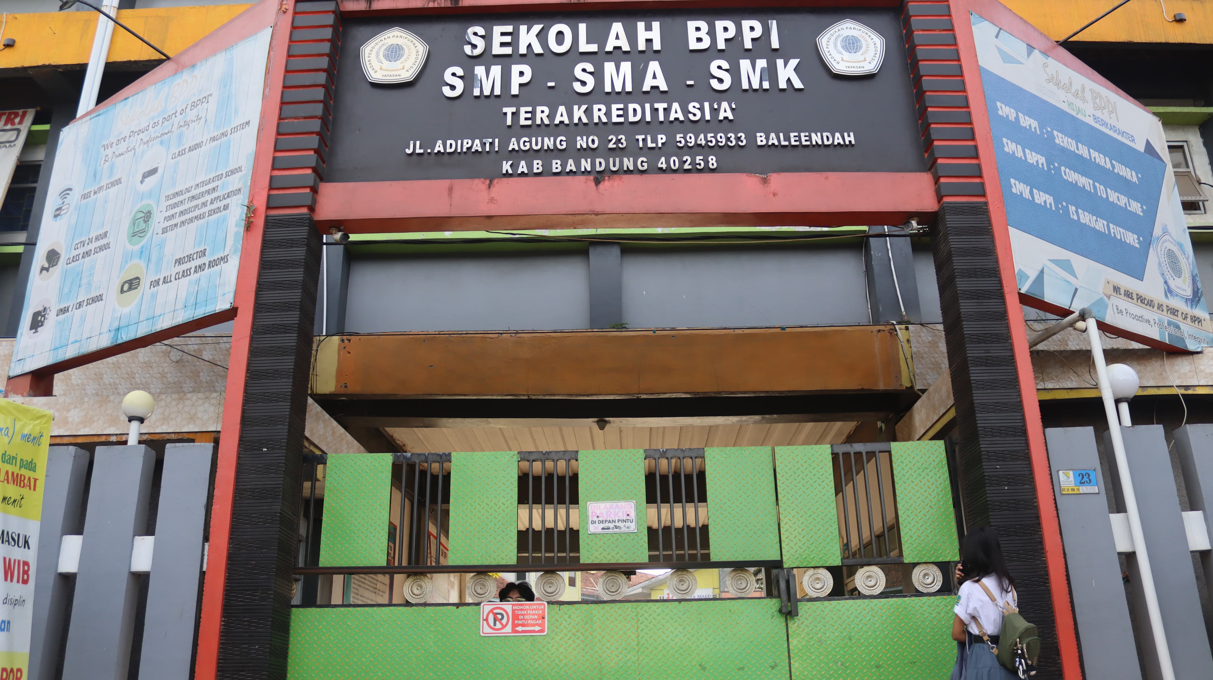 Gerbang Sekolah